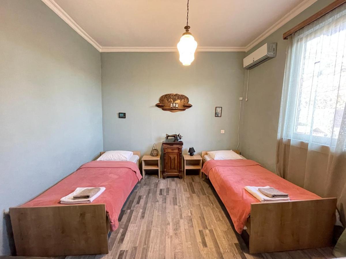 Talaveri Apartment In Old Tbilisi Buitenkant foto